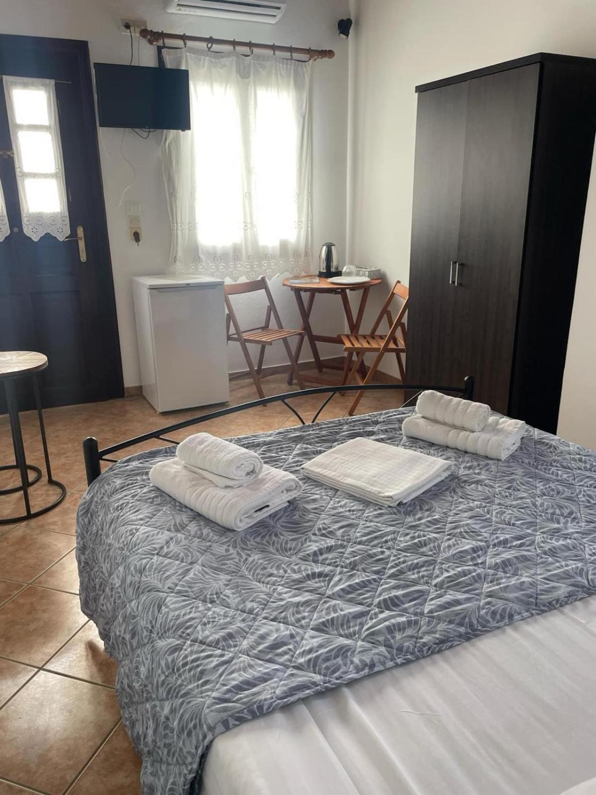 Spitalia Rooms Tínos 외부 사진